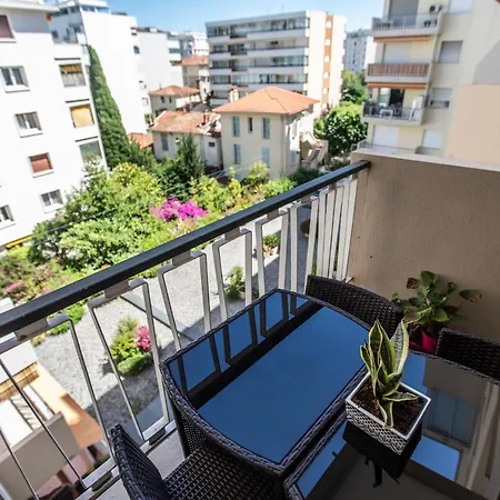 Apartamento ++++ Renovated Cosy 50m2 Sunny Flat / Balcony / Close To And To The Palais Des Festivals ++++