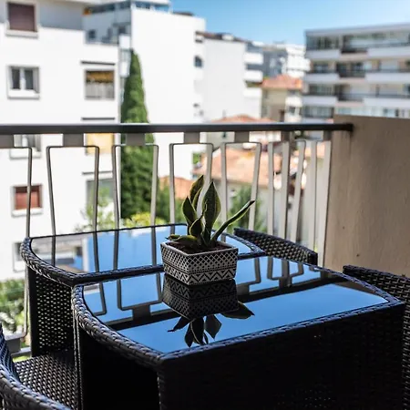 Apartamento ++++ Renovated Cosy 50m2 Sunny Flat / Balcony / Close To And To The Palais Des Festivals ++++
