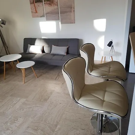 ++++ Renovated Cosy 50m2 Sunny Flat / Balcony / Close To And To The Palais Des Festivals ++++ Apartamento